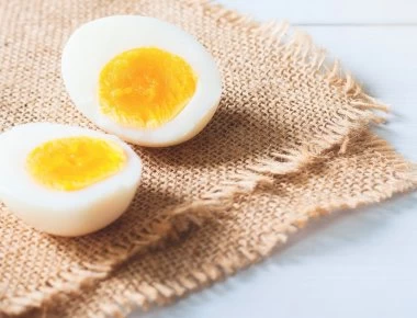 Προσοχή με τα μελάτα αυγά: Τι πρέπει να ξέρετε για λόγους υγείας